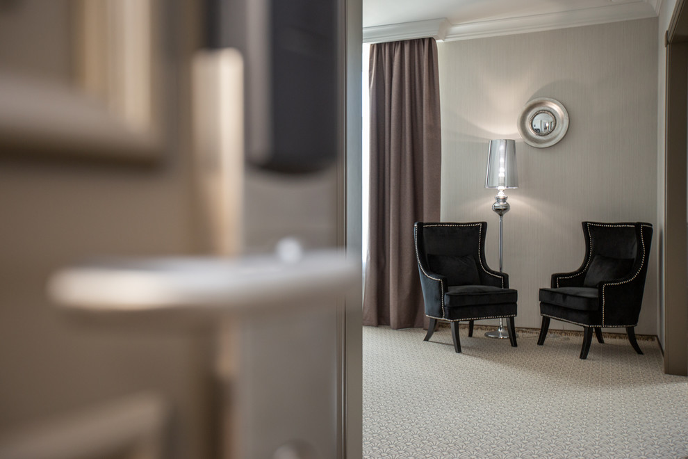 В графском парке музыка играет