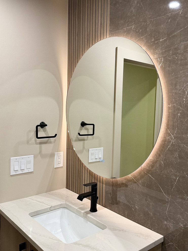 Jamaica Waterfront Bathroom – Sarasota Coastal Modern