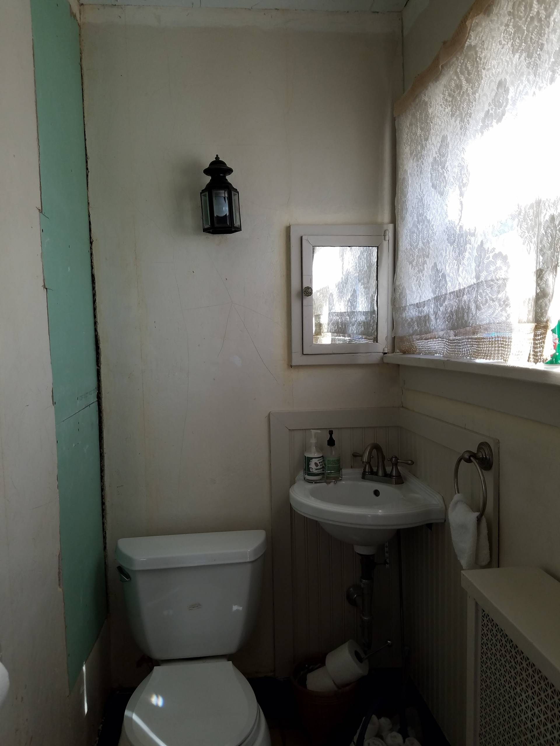 Wallpaper Install: Wm. Morris paper