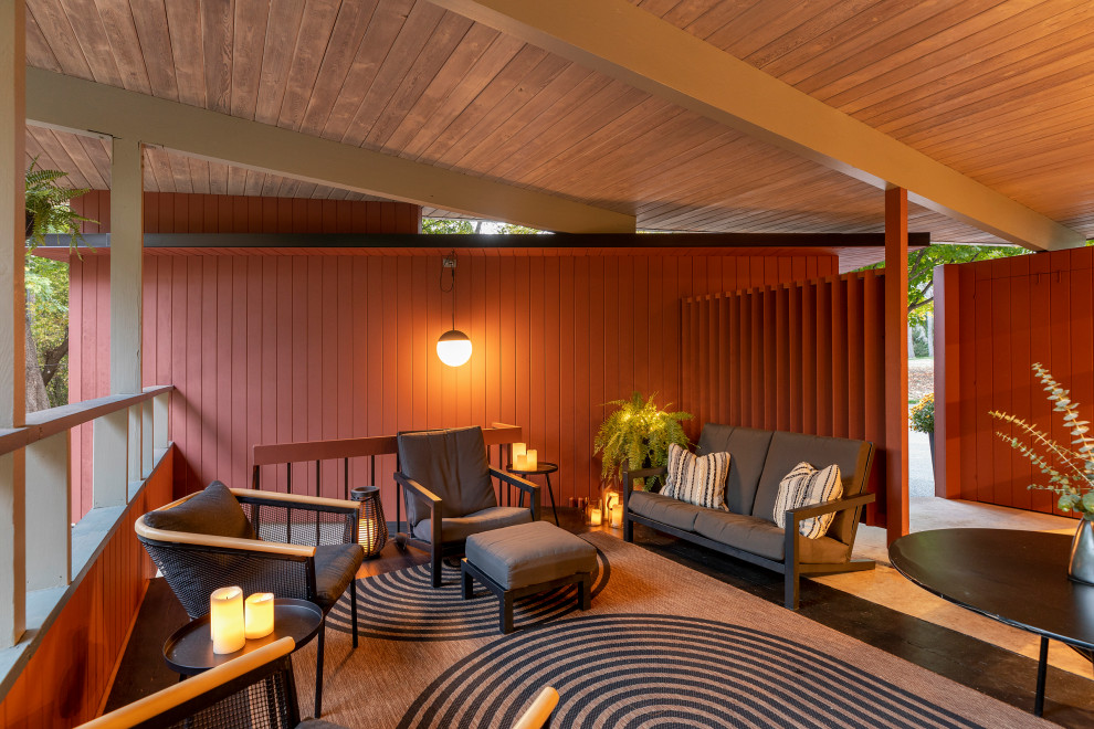 Inspiration for a mid-sized midcentury verandah in Minneapolis.