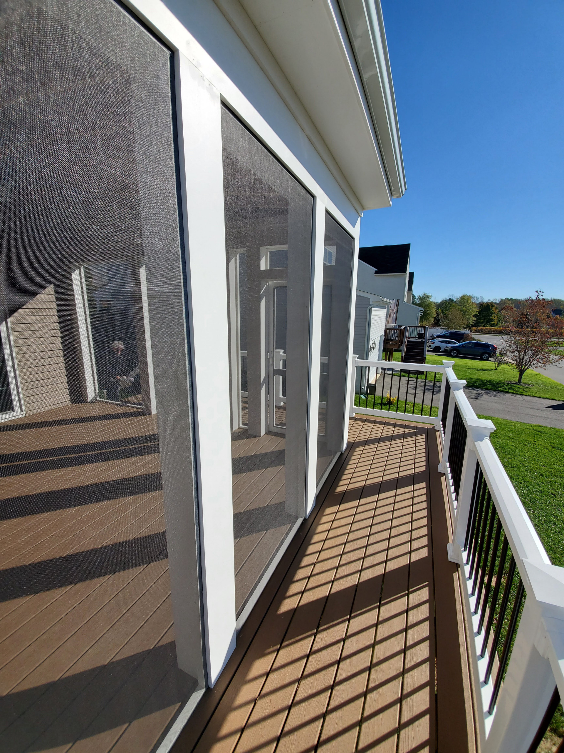 Screened in deck w/ outer walkway