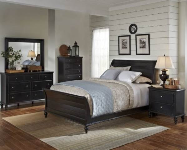 This is an example of a traditional bedroom in Phoenix.