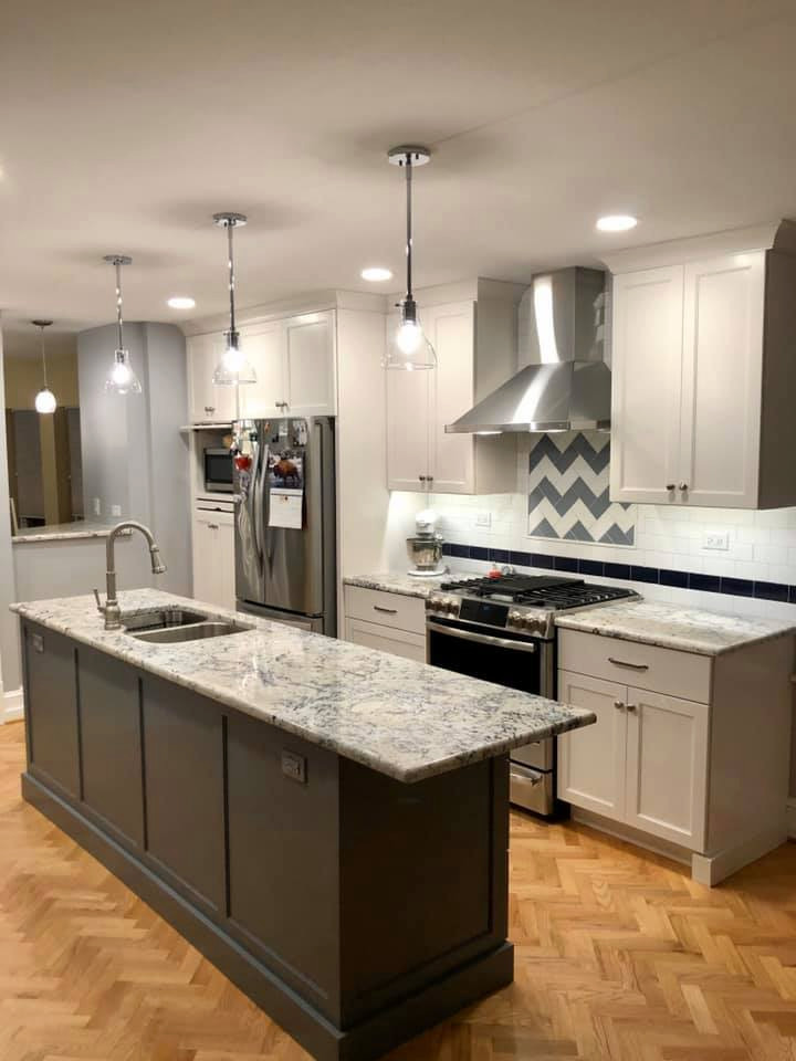 Inspiration for a transitional kitchen remodel in Chicago