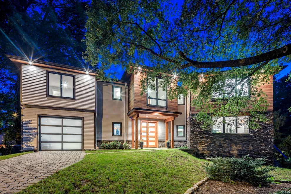 Example of a transitional home design design in DC Metro