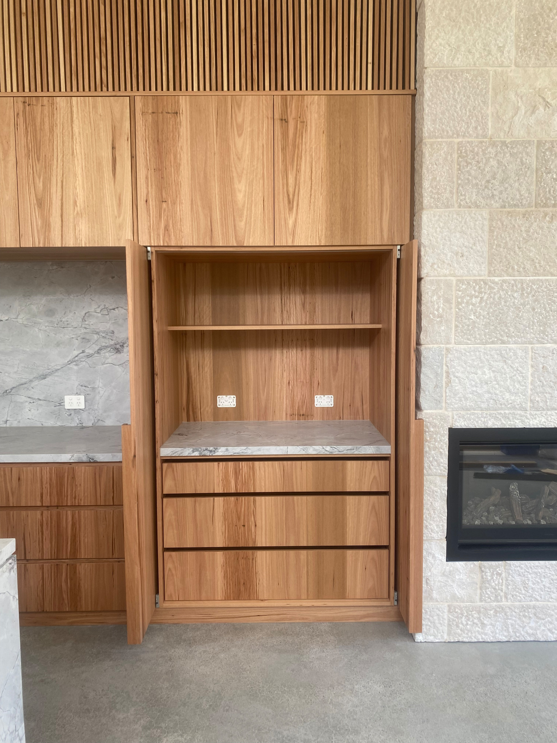 Modern Timber Veneer Kitchen
