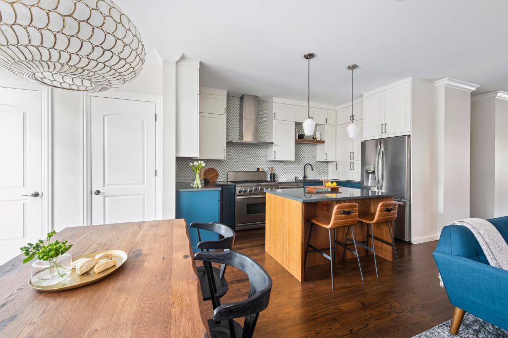 Inspiration for a transitional kitchen remodel in Chicago