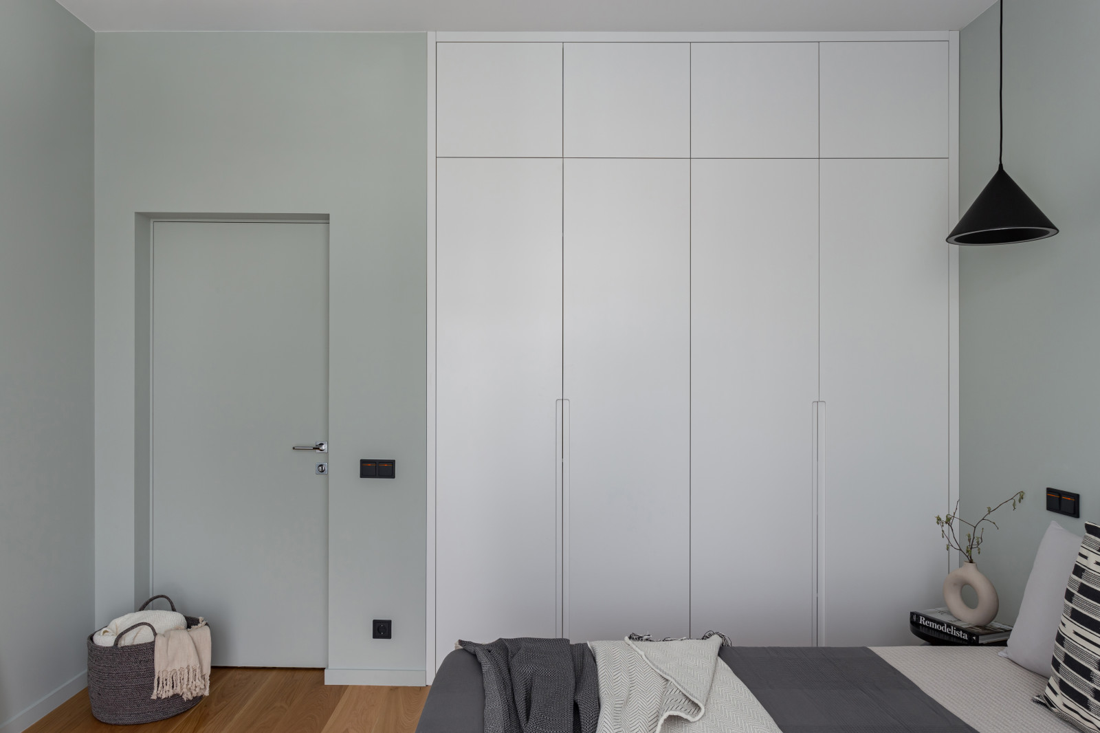 LightТверская