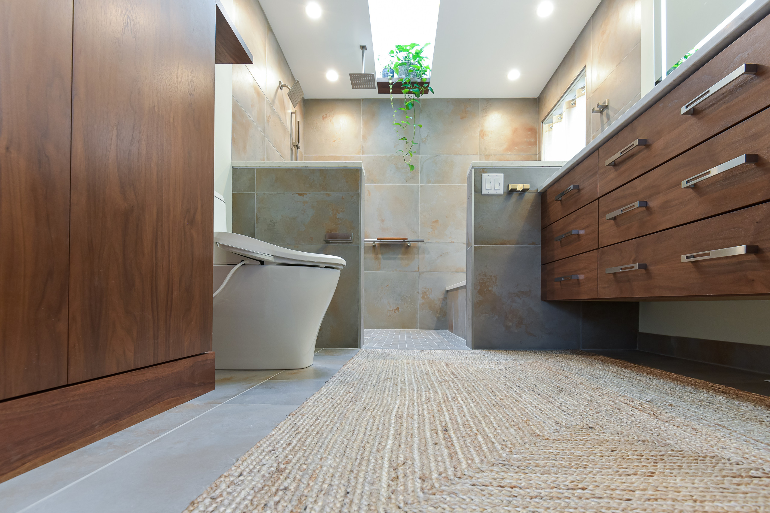 Biophilic Primary Bathroom 2023