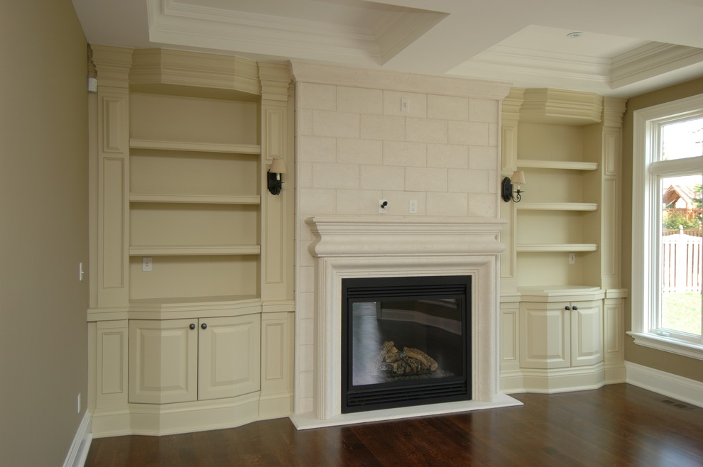 Transitional home design photo in Toronto