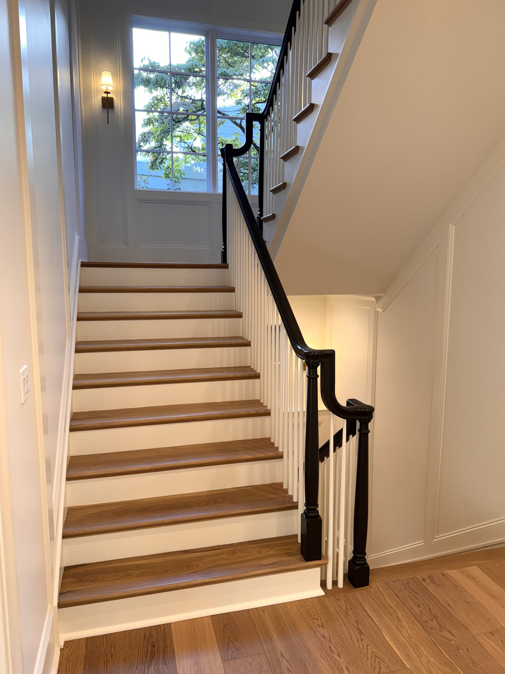Project #160 | Traditional Box Stair with Gooseneck Handrail