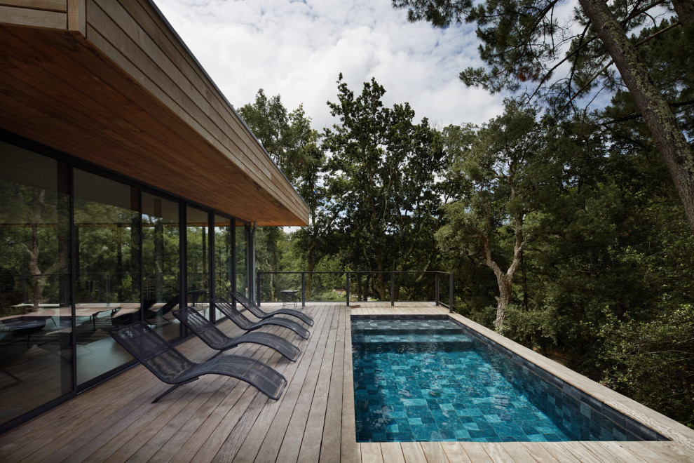 Pool - modern pool idea in Bordeaux