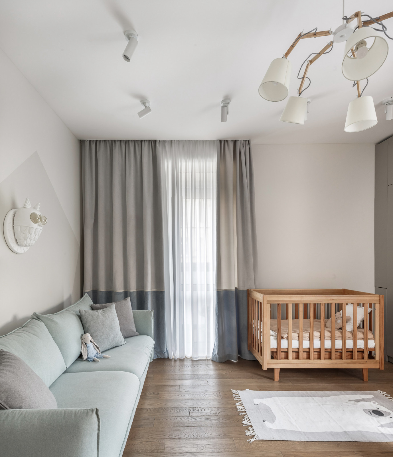 Трехкомнатная квартира в центре Петербурга