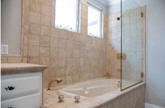 Piedras Circle- Master Bathroom