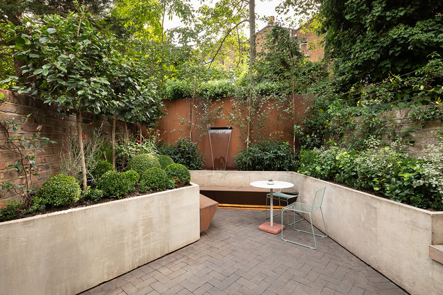 The Signal House contemporary-courtyard