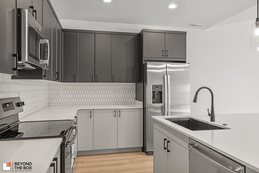 Kitchen - modern kitchen idea