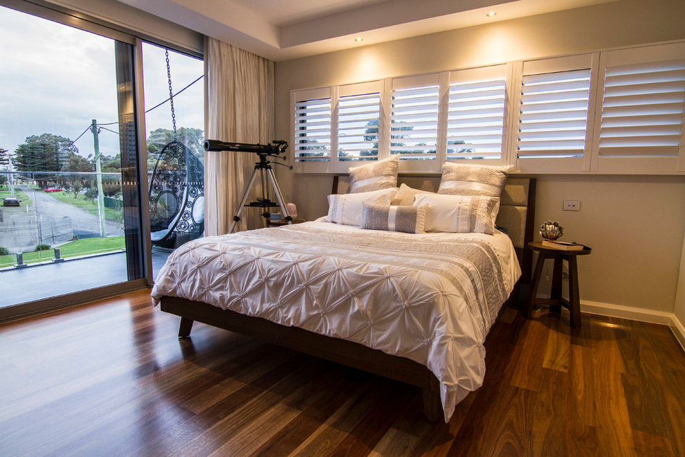 Inspiration for a contemporary bedroom in Melbourne.