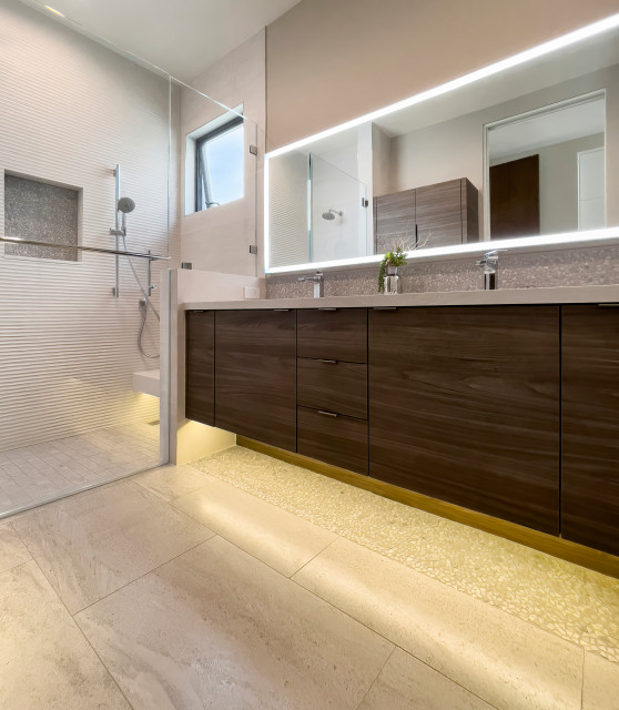 Minimalist Bathroom Modern Bathroom Los Angeles by