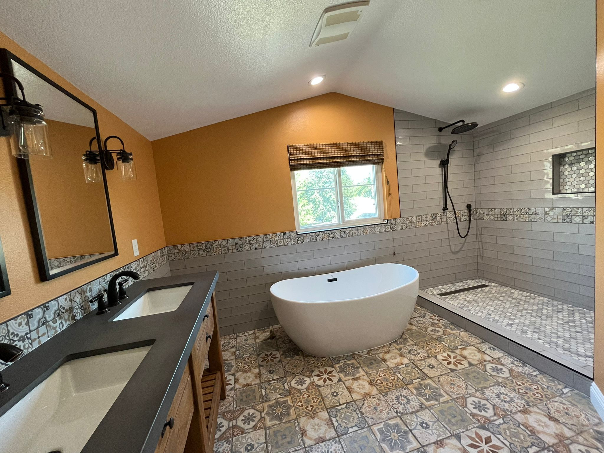Los Angeles Free standing tub & Shower combo