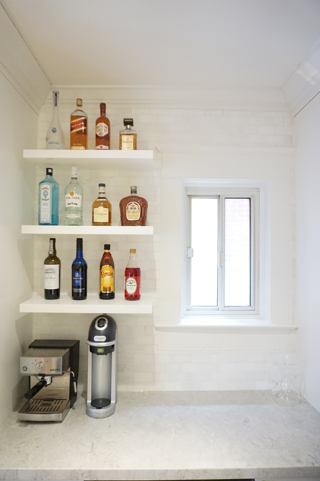 Inspiration for a transitional home design remodel in Toronto