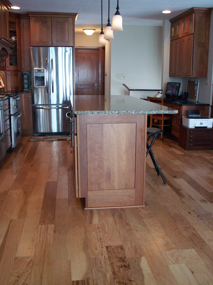 Kitchen - large kitchen idea