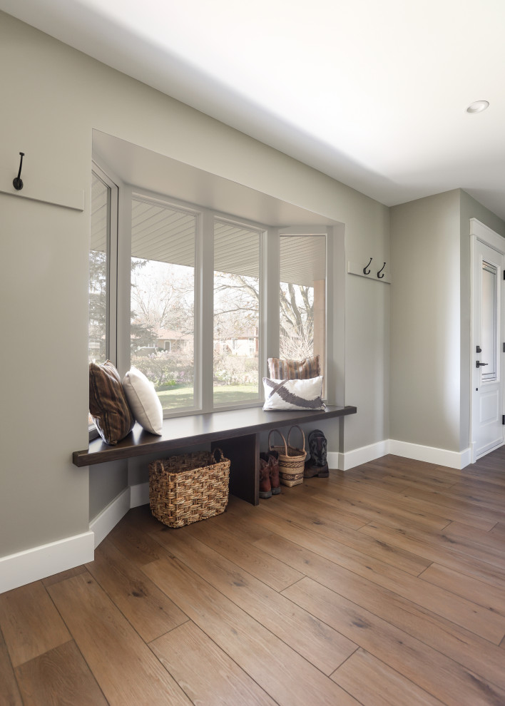 Inspiration for a transitional home design remodel in Toronto