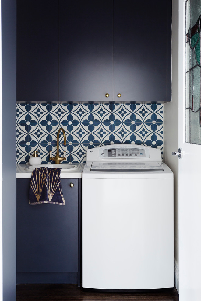 Design ideas for a traditional laundry room in Melbourne.
