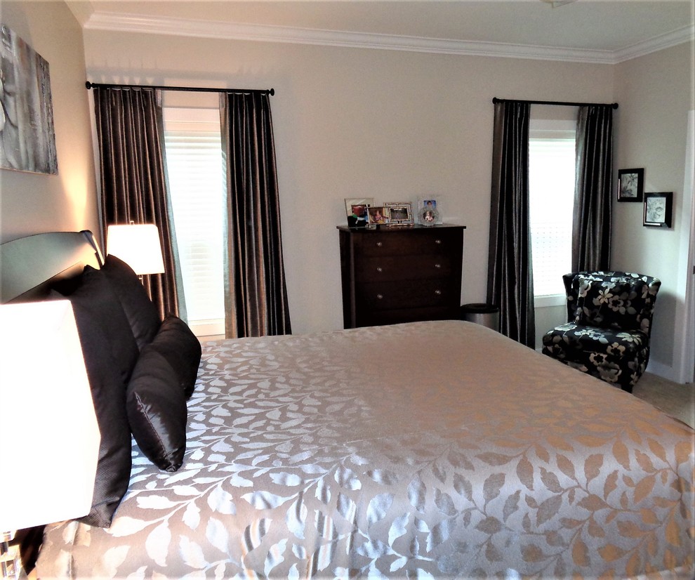 Bedroom - transitional bedroom idea