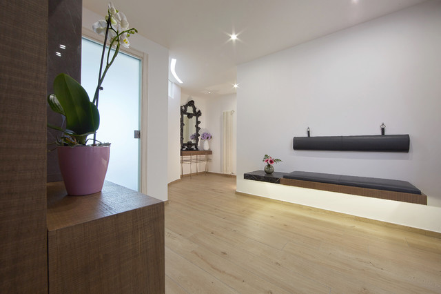 B14 contemporary-family-room
