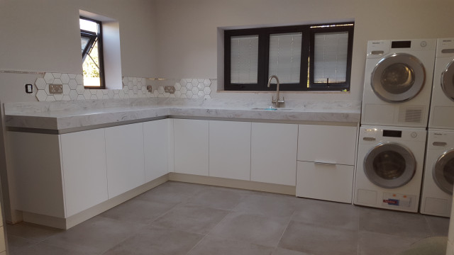 Handless Fitted Kitchen trendy-bryggers