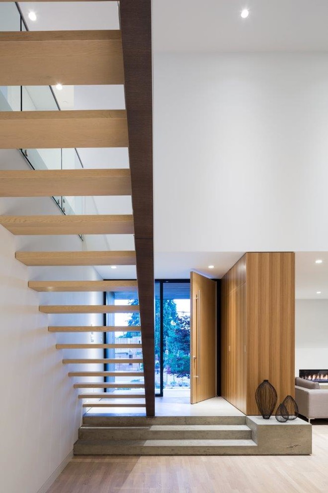 Inspiration for a modern entryway in Vancouver.