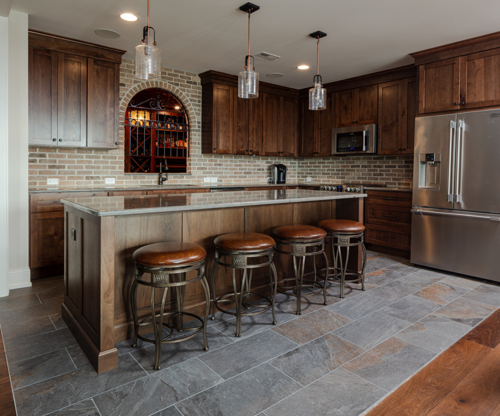 Transitional kitchen photo in Cincinnati