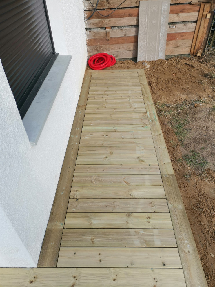 Inspiration for a scandinavian deck remodel in Lille
