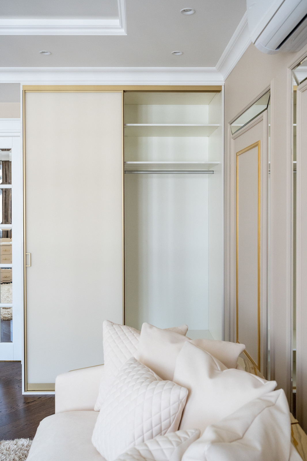 Шкаф-купе raumplus в спальню