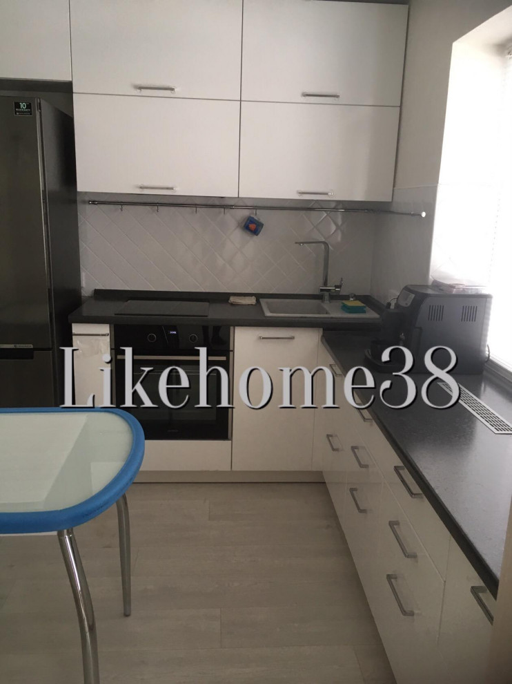 кухня 6 кв перенос мойки доп рабочая зона и перенос входа спасла место для  прия