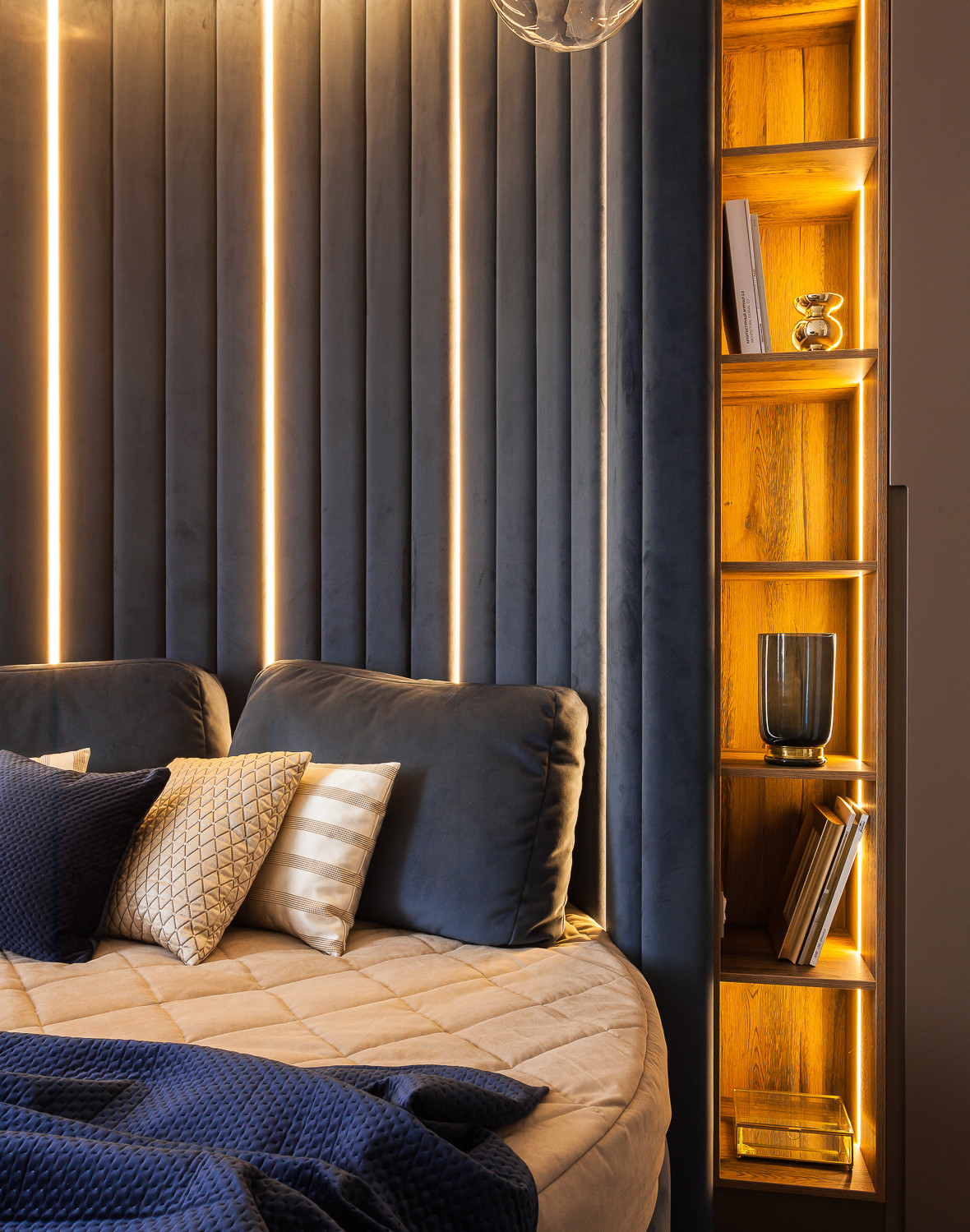 Компактная трехкомнатная квартира с круглой кроватью