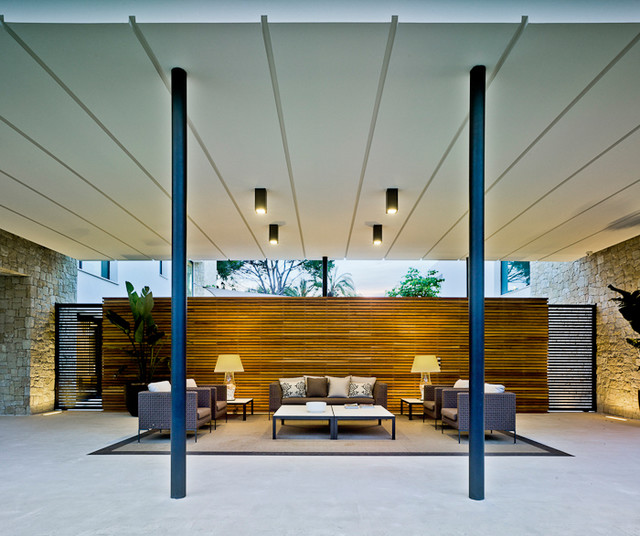 Casa Mediterr&aacute;nea contemporary-veranda