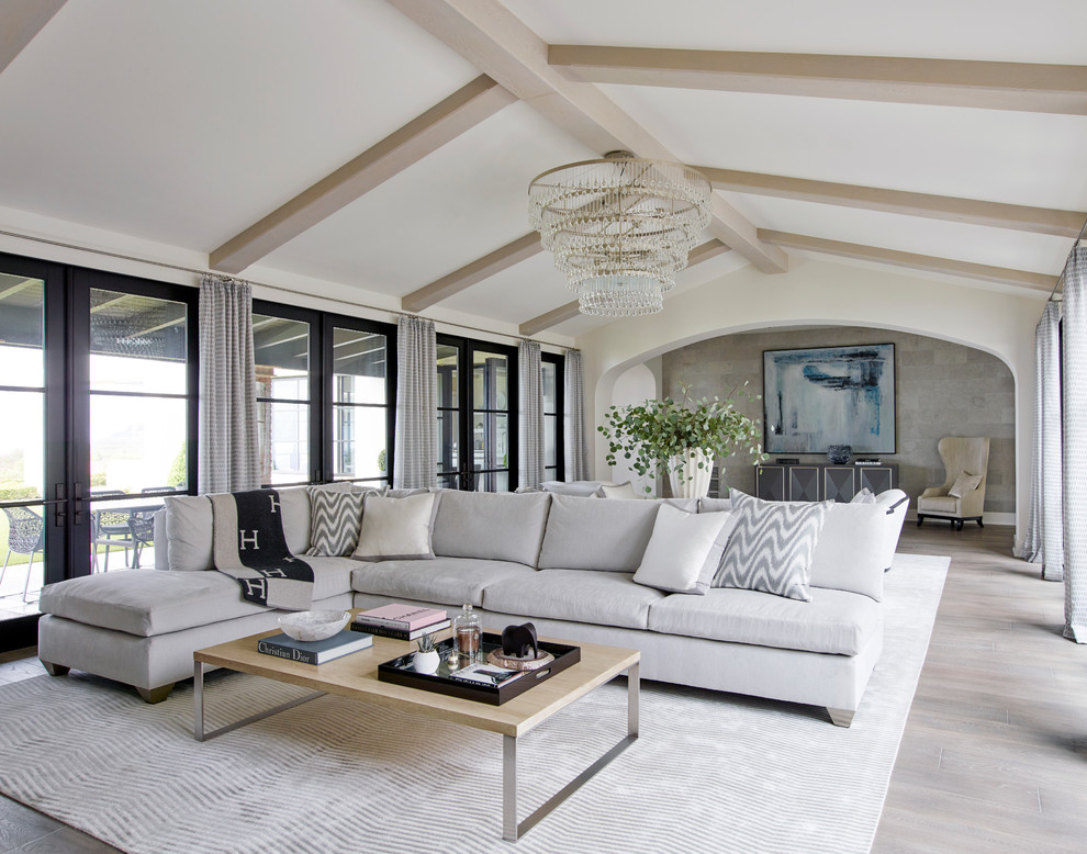 Photo of a transitional living room in Orange County.