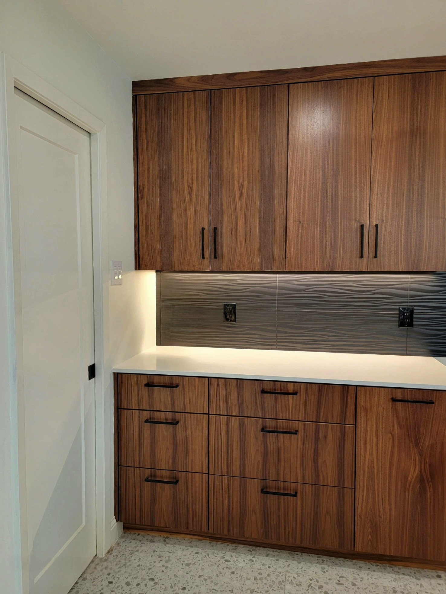 CONTEMPORARY KITCHEN RENOVATION
