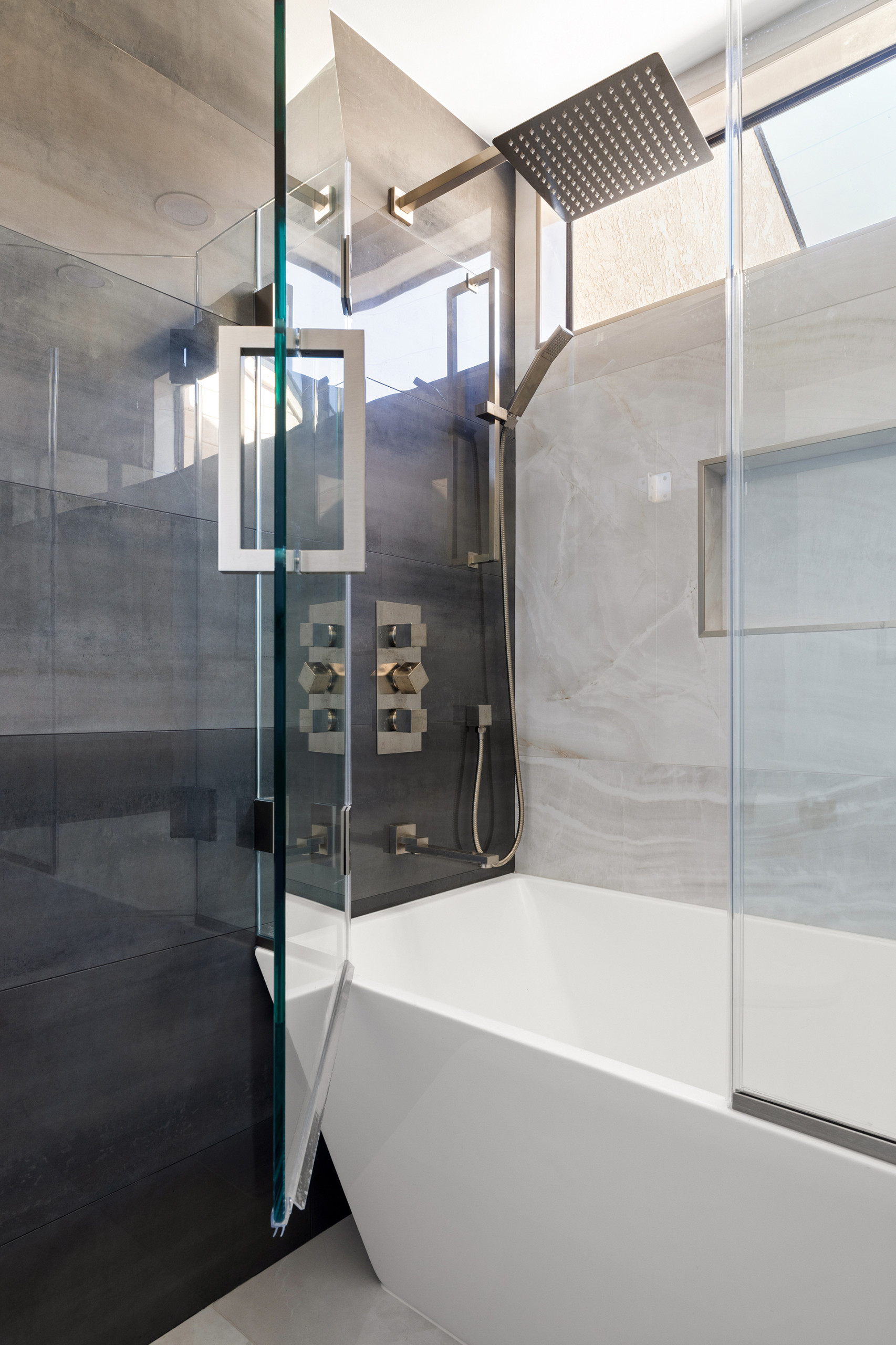 Woodland Hills, CA / Bathroom Remodel