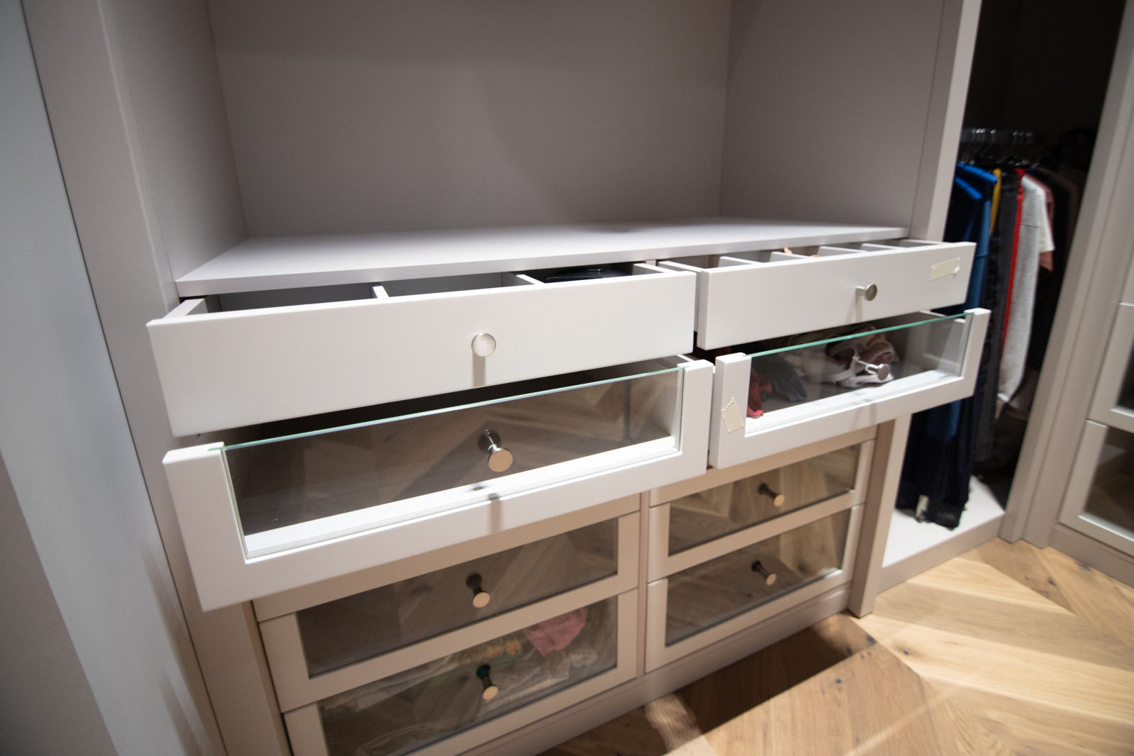 Обустройство гардеробной комнаты