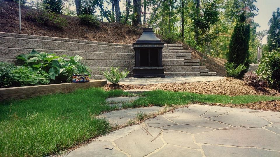 Photo of a transitional landscaping in Raleigh.