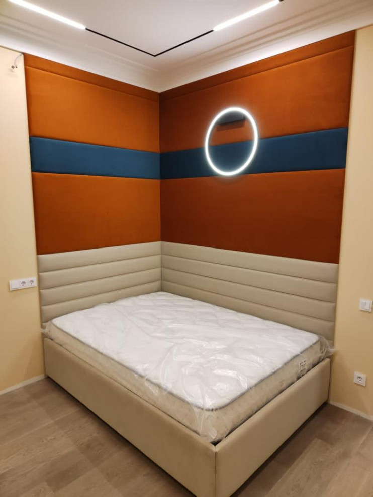 Esempio di una camera da letto contemporanea