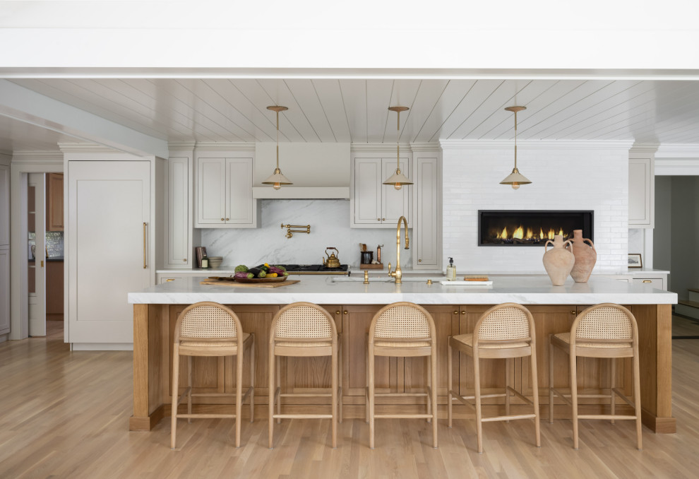 Kitchen - transitional kitchen idea in Boston