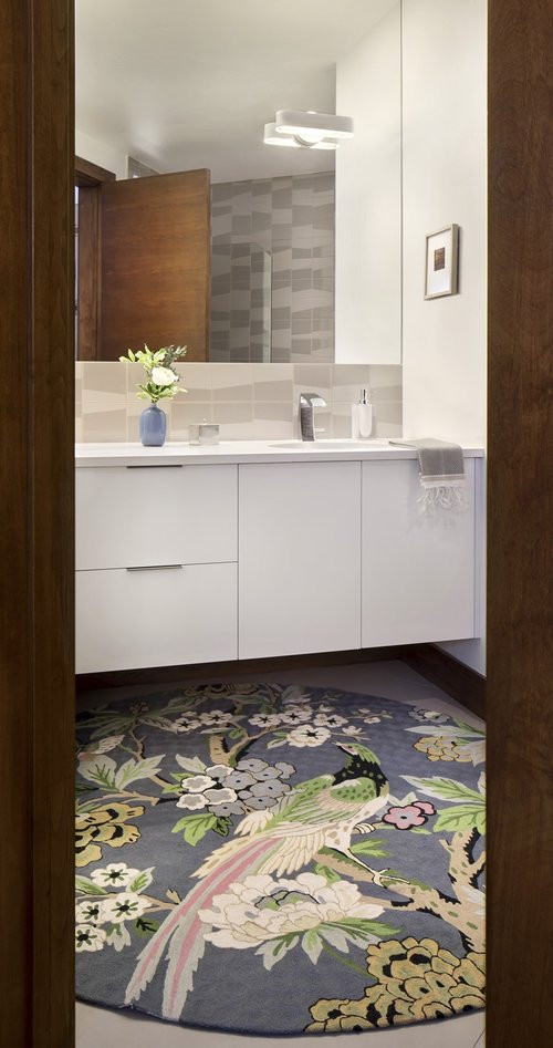 Mittelgroßes Modernes Badezimmer En Suite mit flächenbündigen Schrankfronten, Unterbauwaschbecken, Doppelwaschbecken und eingebautem Waschtisch in Denver