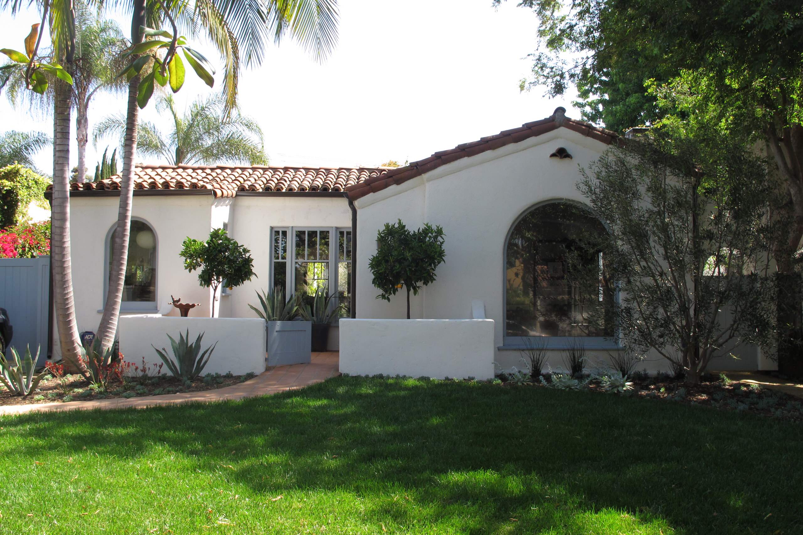 Y235 - Spanish Mediterranean style villa - Gallery | Kolbe Windows \u0026 Doors, image size:2560x1706