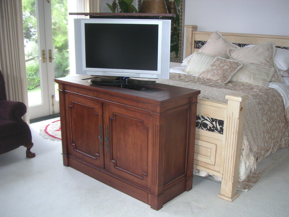 End of Bed TV lift & Foot of the bed TV lift by