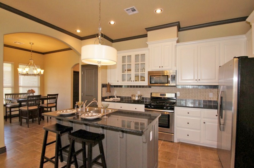 This is an example of a traditional kitchen in Oklahoma City.