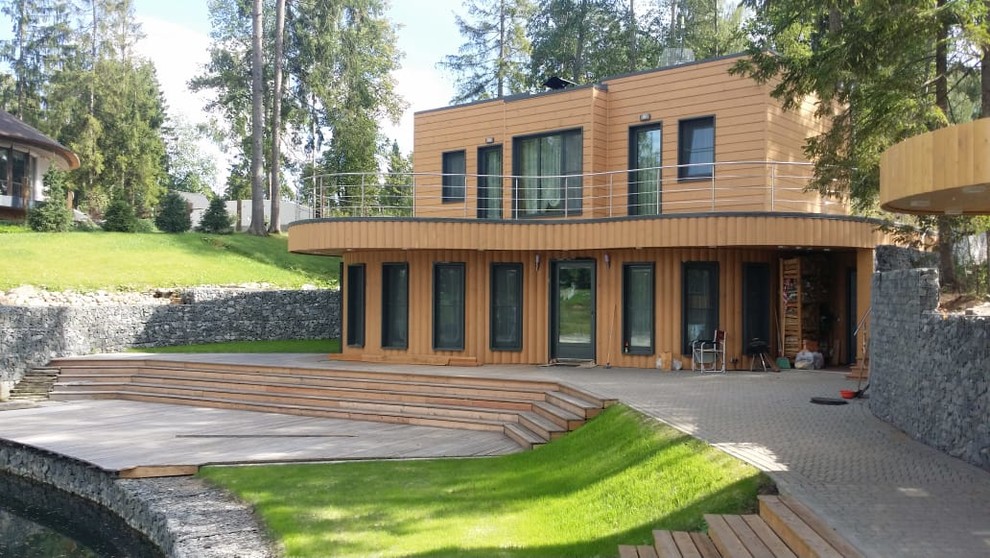 Дом у озера