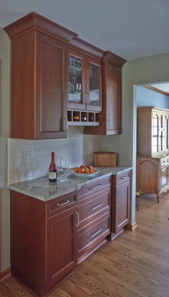 Example of a transitional kitchen design in Chicago