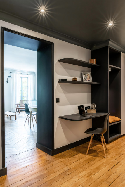 Black is back - Le Marais trendy-entre